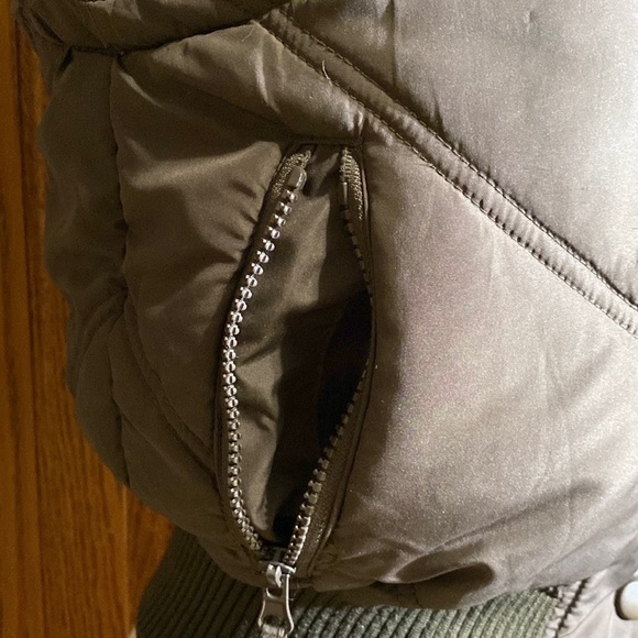 Urban Behavior Brown Vest, Zip up with snap closures - Picture 7 of 9